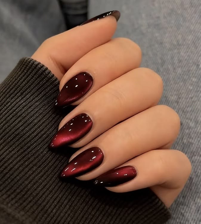Minimal nude nail art design